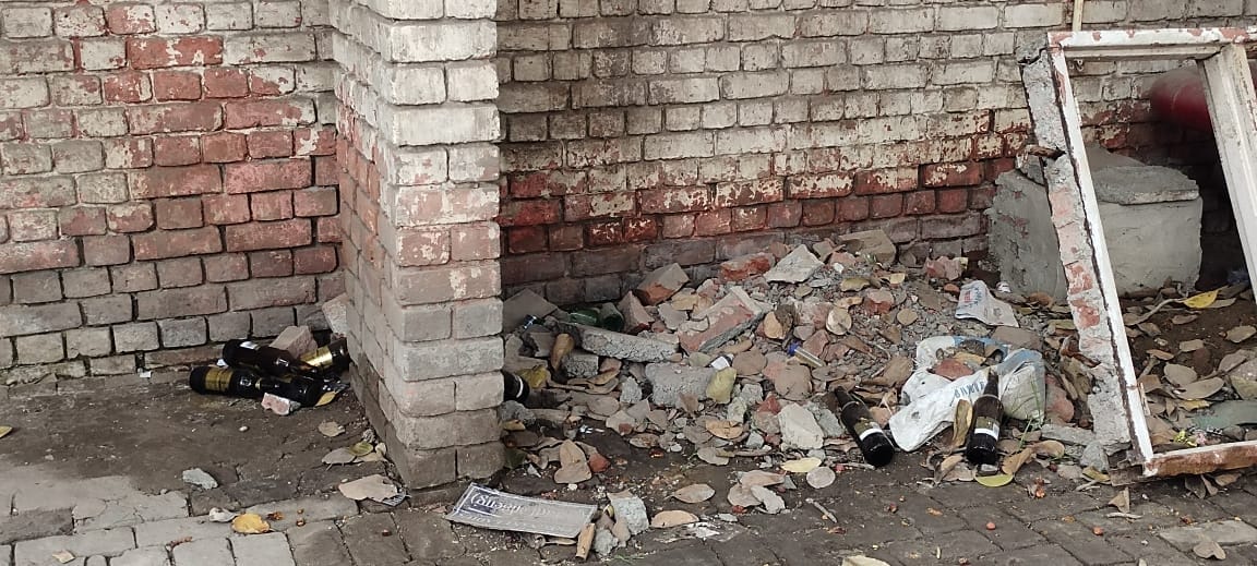 -फोटो 82 : नागरिक अस्पताल में इसी एसी से चुराई गई कॉपर वायर। संवाद