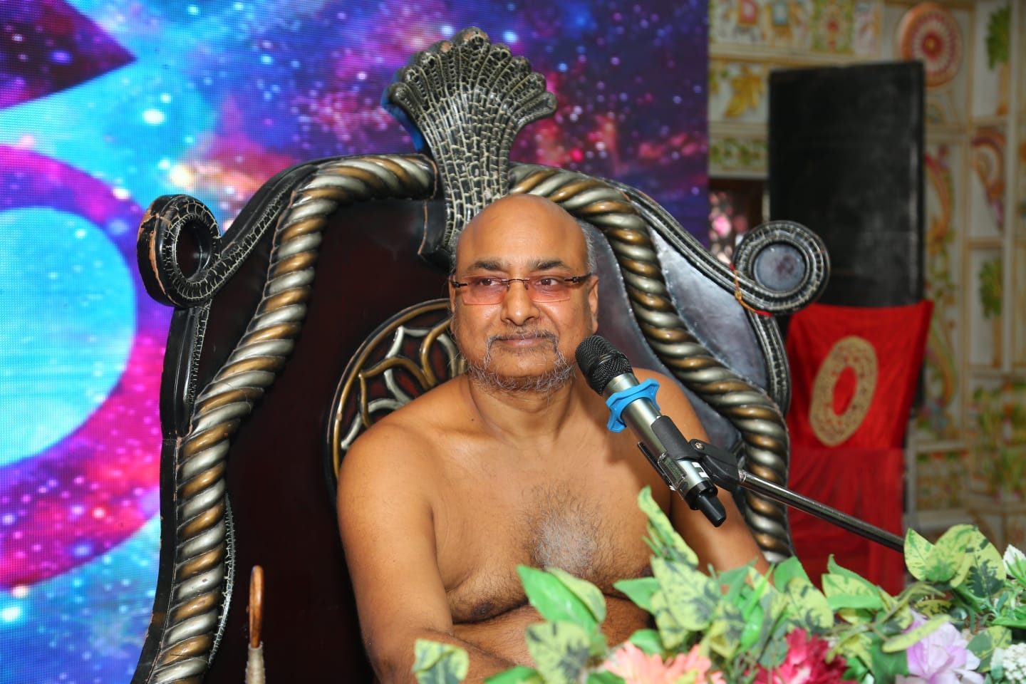 कार्यक्रम में भक्तरस में झूमते लोग। प्रवक्ता कार्यक्रम में भक्तरस में झूमते लोग। प्रवक्ता
