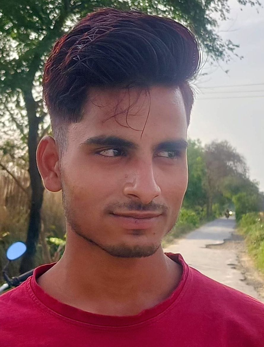 ओसा से बाजापुर मार्ग पर नहर कि पटरी बदहाल।  संवाद