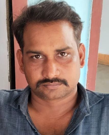 ओसा से बाजापुर मार्ग पर नहर कि पटरी बदहाल।  संवाद