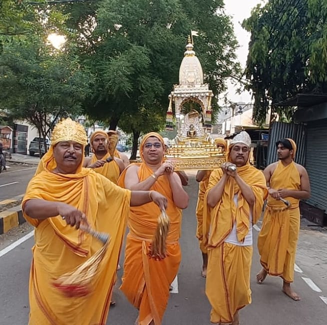 पालकी यात्रा से दिया अहिंसा का संदेश पालकी यात्रा से दिया अहिंसा का संदेश