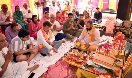 अमर उजाला....श्री विश्वनाथ मंदिर सुपरटेक ग्रीन विलेज में प्राण प्रतिष्ठा पूजन कार्यक्रम में शाम