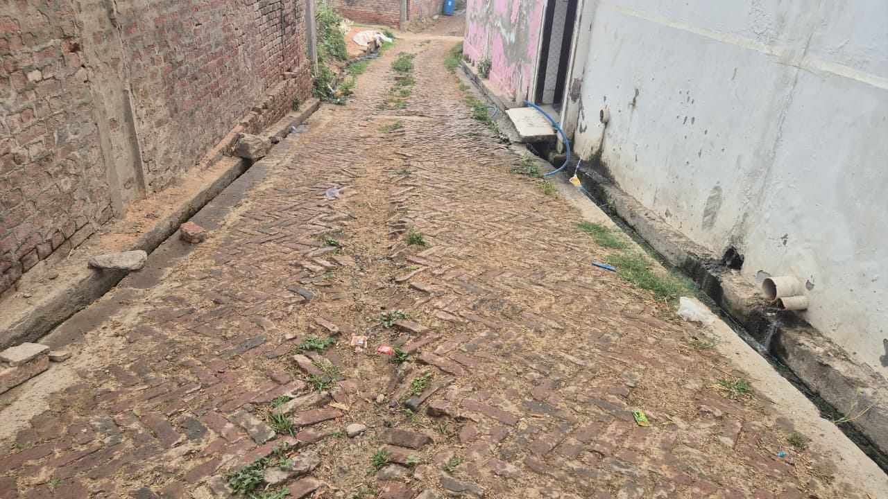 फोटो-8 मौधा गांव में निर्माणाधीन पानी की टंकी। संवाद