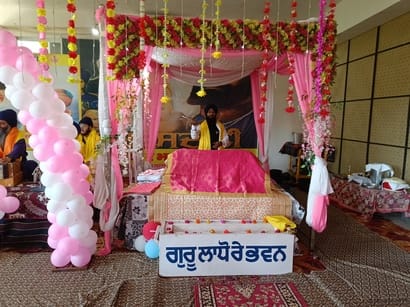 नारायणगढ़ के गुरु लाधो रे भवन में कार्यक्रम के दौरान मौजूद संगत। प्रवक्ता नारायणगढ़ के गुरु लाधो रे भवन में कार्यक्रम के दौरान मौजूद संगत। प्रवक्ता
