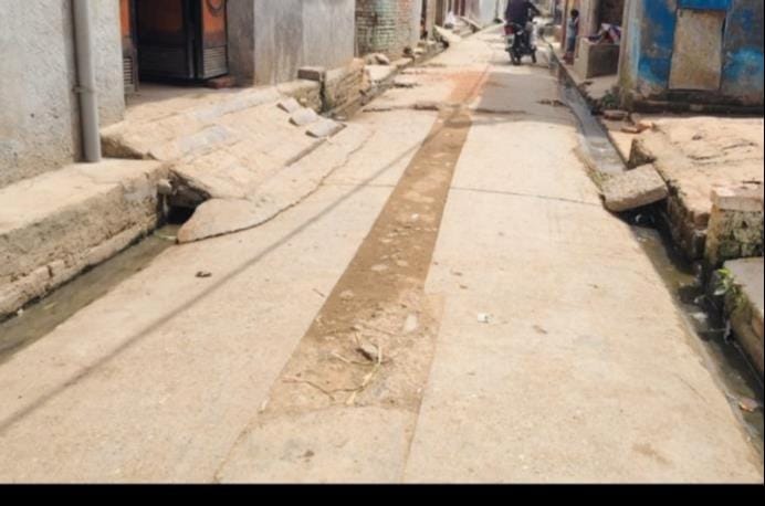 टंकी...बीबीपुर में अधूरा पड़ा कार्य।