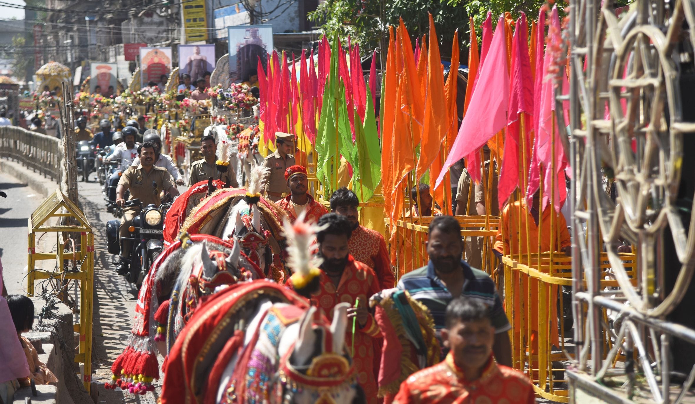 धूमधाम से मनी महावीर जयंती