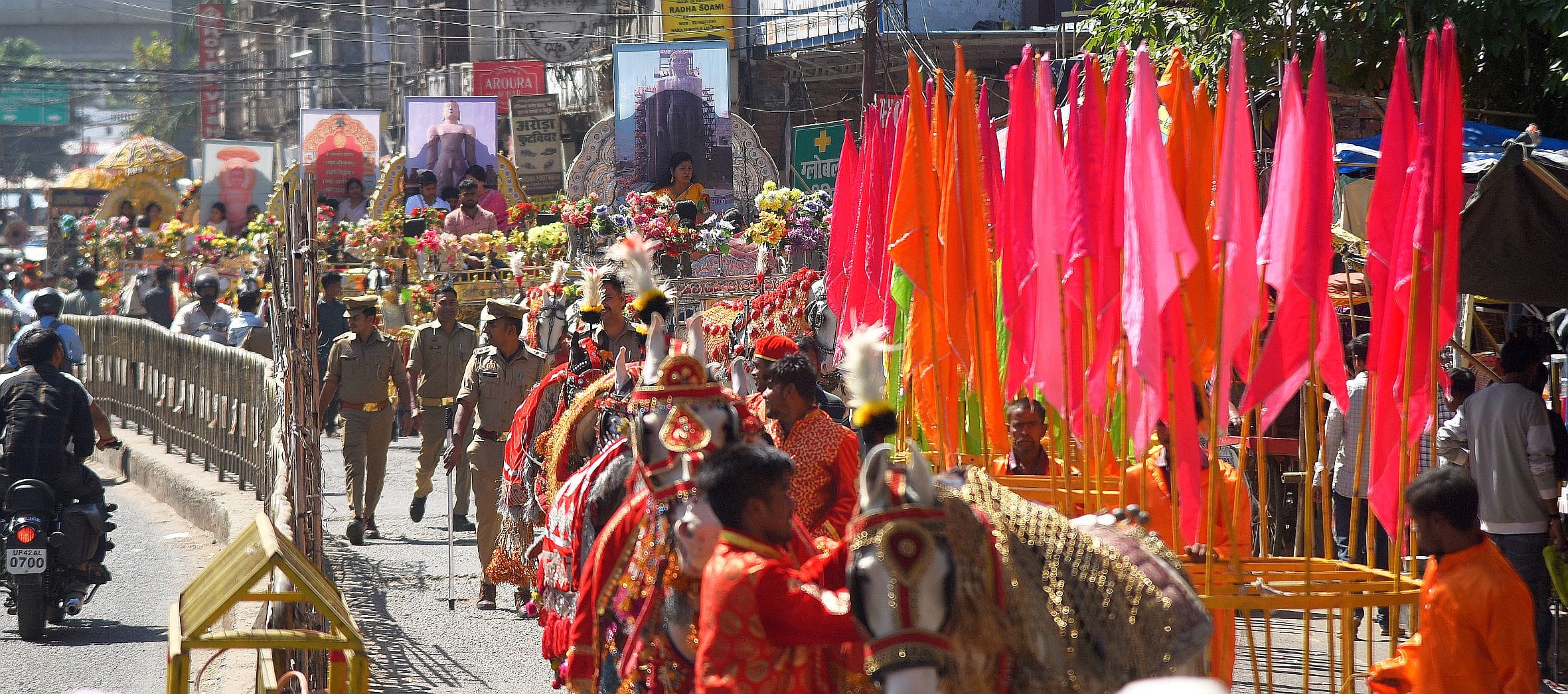 धूमधाम से मनी महावीर जयंती