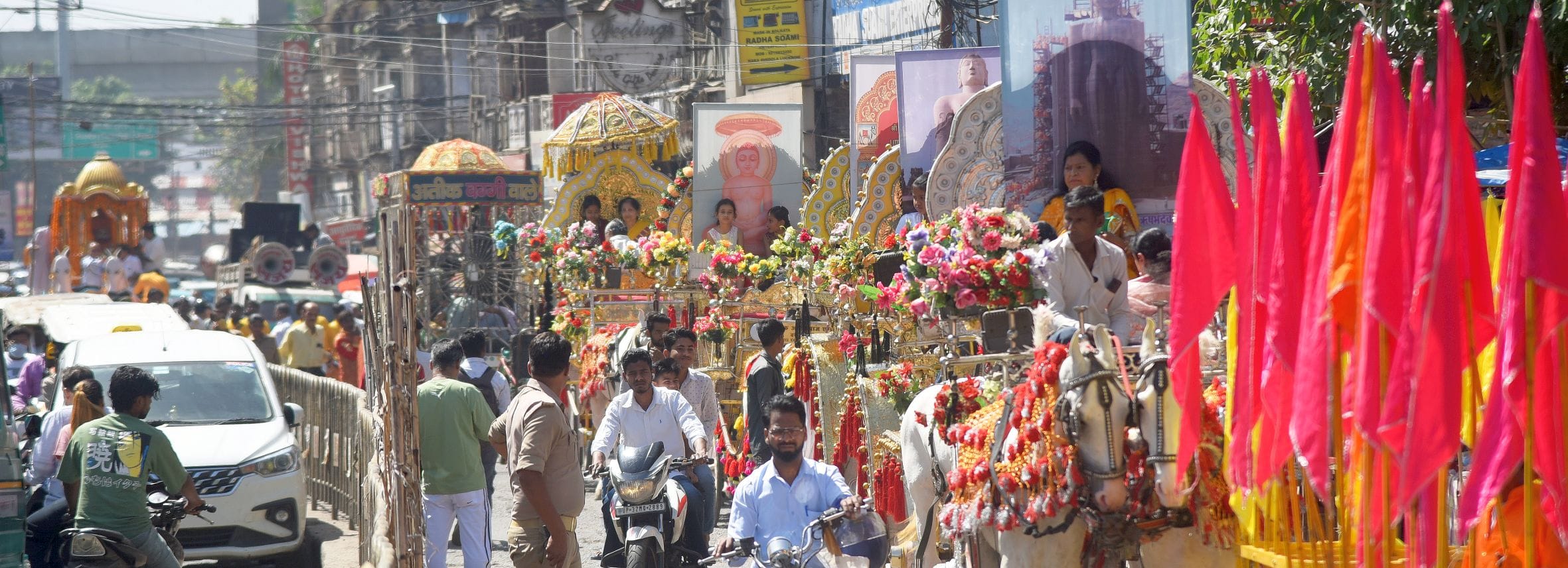 धूमधाम से मनी महावीर जयंती