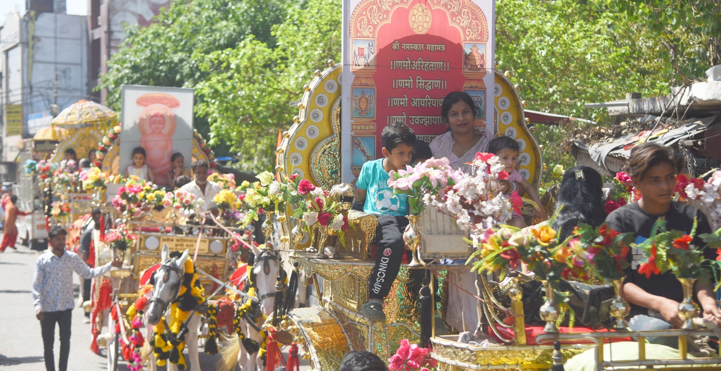 धूमधाम से मनी महावीर जयंती