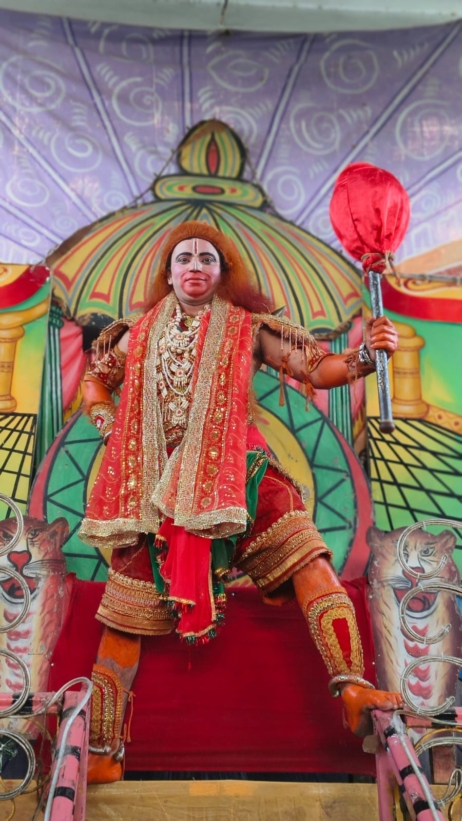 29 हनुमान जी की वेशभूषा में प्रकाश स्वयं 29 हनुमान जी की वेशभूषा में प्रकाश स्वयं