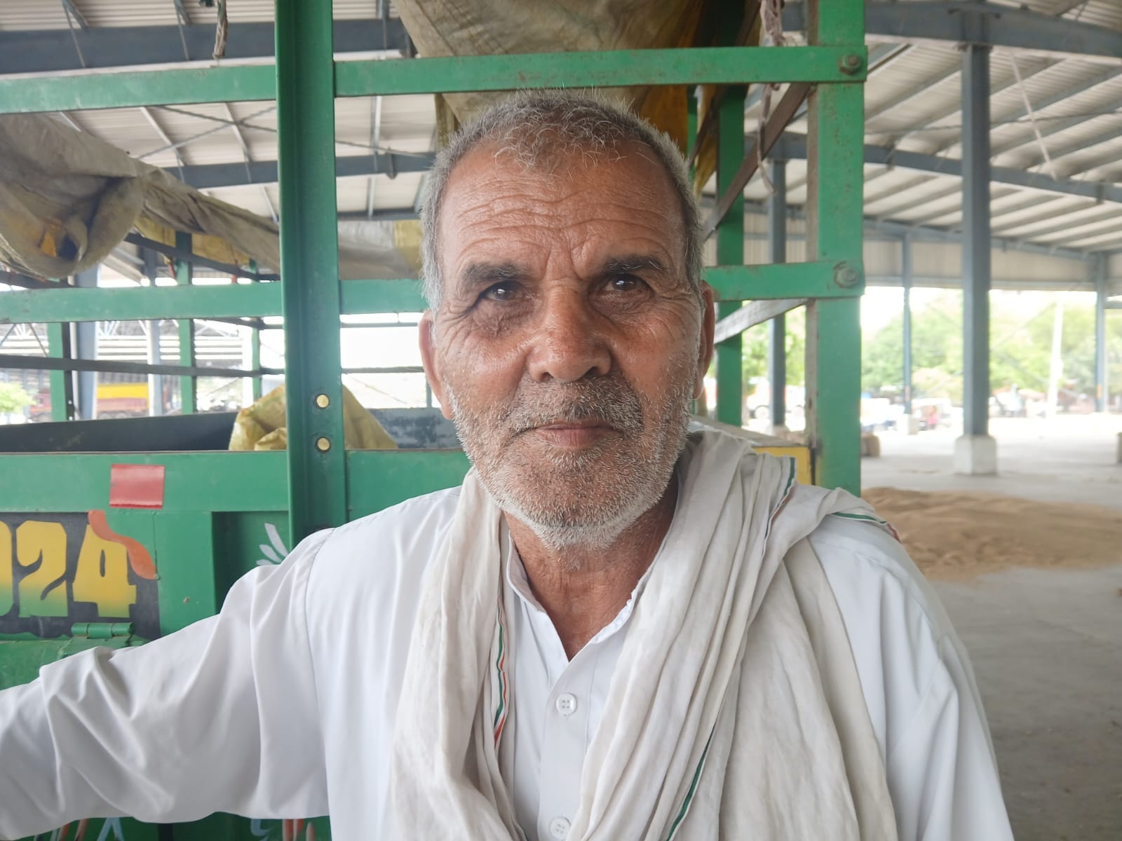 32-मंडी का दौरा करते रोहतक के प्रशासनिक सचिव व फरीदाबाद मंडल के आयुक्त संजय जून, उपायुक्त सचिन 32-मंडी का दौरा करते रोहतक के प्रशासनिक सचिव व फरीदाबाद मंडल के आयुक्त संजय जून, उपायुक्त सचिन