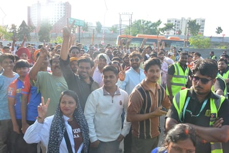 इकाना स्टेडियम में आयोजित आईपीएल में लखनऊ सुपरजायंट्स व दिल्ली कैपिटल्स के बीच मैच देखने आए दर् इकाना स्टेडियम में आयोजित आईपीएल में लखनऊ सुपरजायंट्स व दिल्ली कैपिटल्स के बीच मैच देखने आए दर्