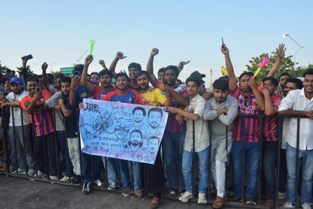 इकाना स्टेडियम में आयोजित आईपीएल में लखनऊ सुपरजायंट्स व दिल्ली कैपिटल्स के बीच मैच देखने आए दर् इकाना स्टेडियम में आयोजित आईपीएल में लखनऊ सुपरजायंट्स व दिल्ली कैपिटल्स के बीच मैच देखने आए दर्