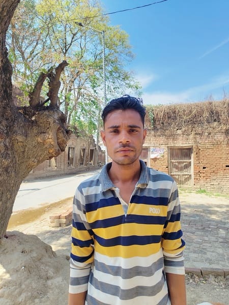 कड़ा ब्लाक के फरीदगंज में आम का बगीचा। संवाद कड़ा ब्लाक के फरीदगंज में आम का बगीचा। संवाद