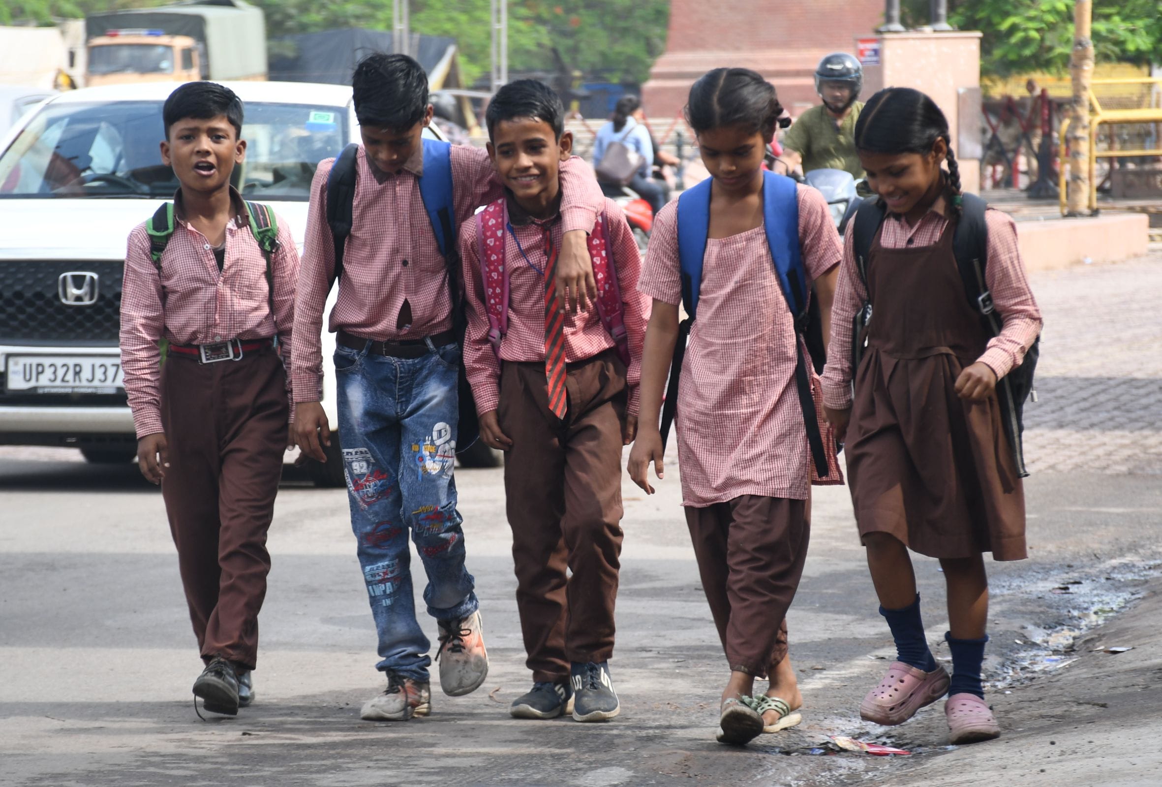 नए सत्र में स्कूल पहुंचे बच्चे। नए सत्र में स्कूल पहुंचे बच्चे।