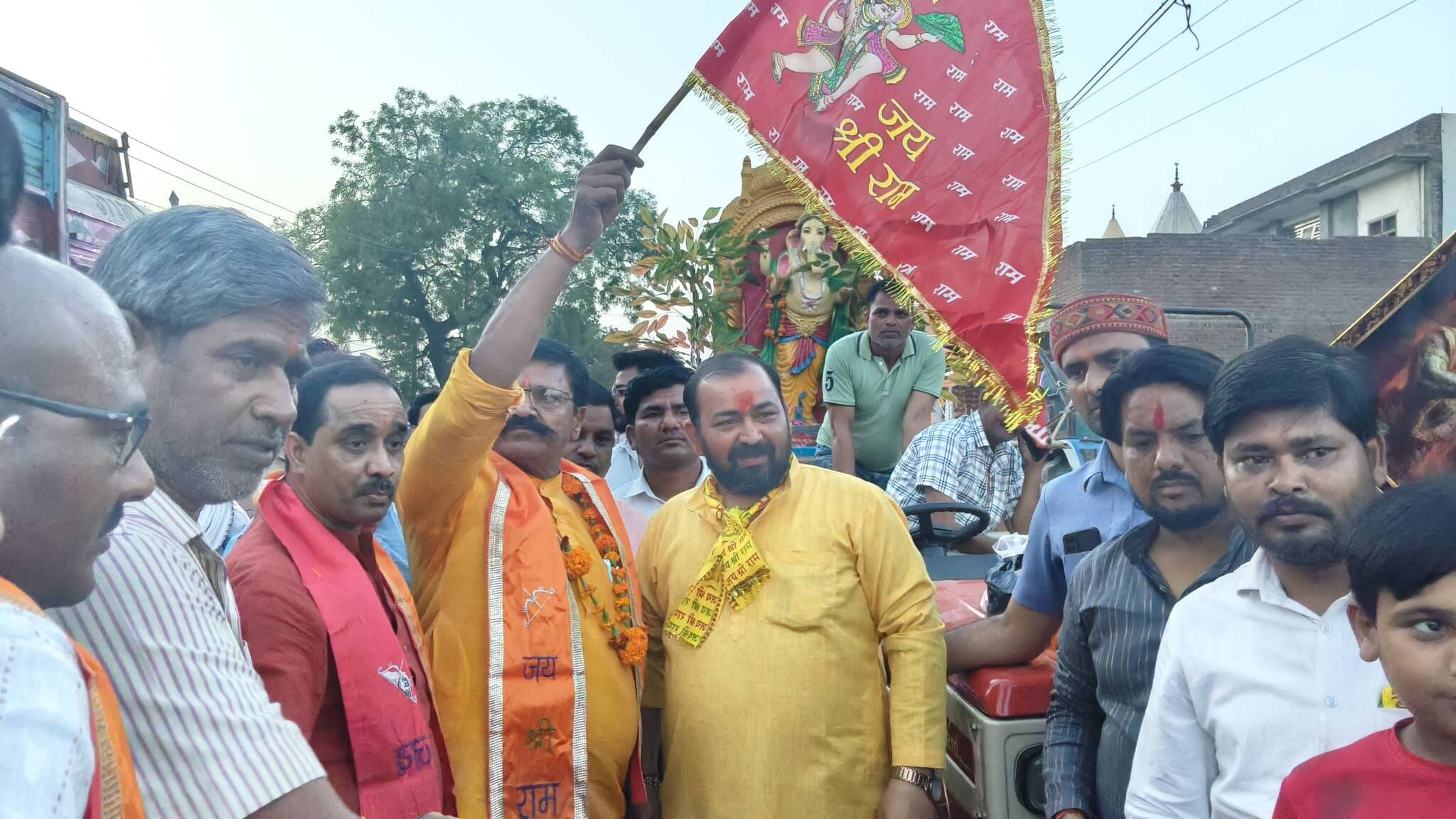 बिल्सी के संकट मोचन दरबार में आयोजित यज्ञ में हिस्सा लेते श्रध्दालु। संवाद बिल्सी के संकट मोचन दरबार में आयोजित यज्ञ में हिस्सा लेते श्रध्दालु। संवाद