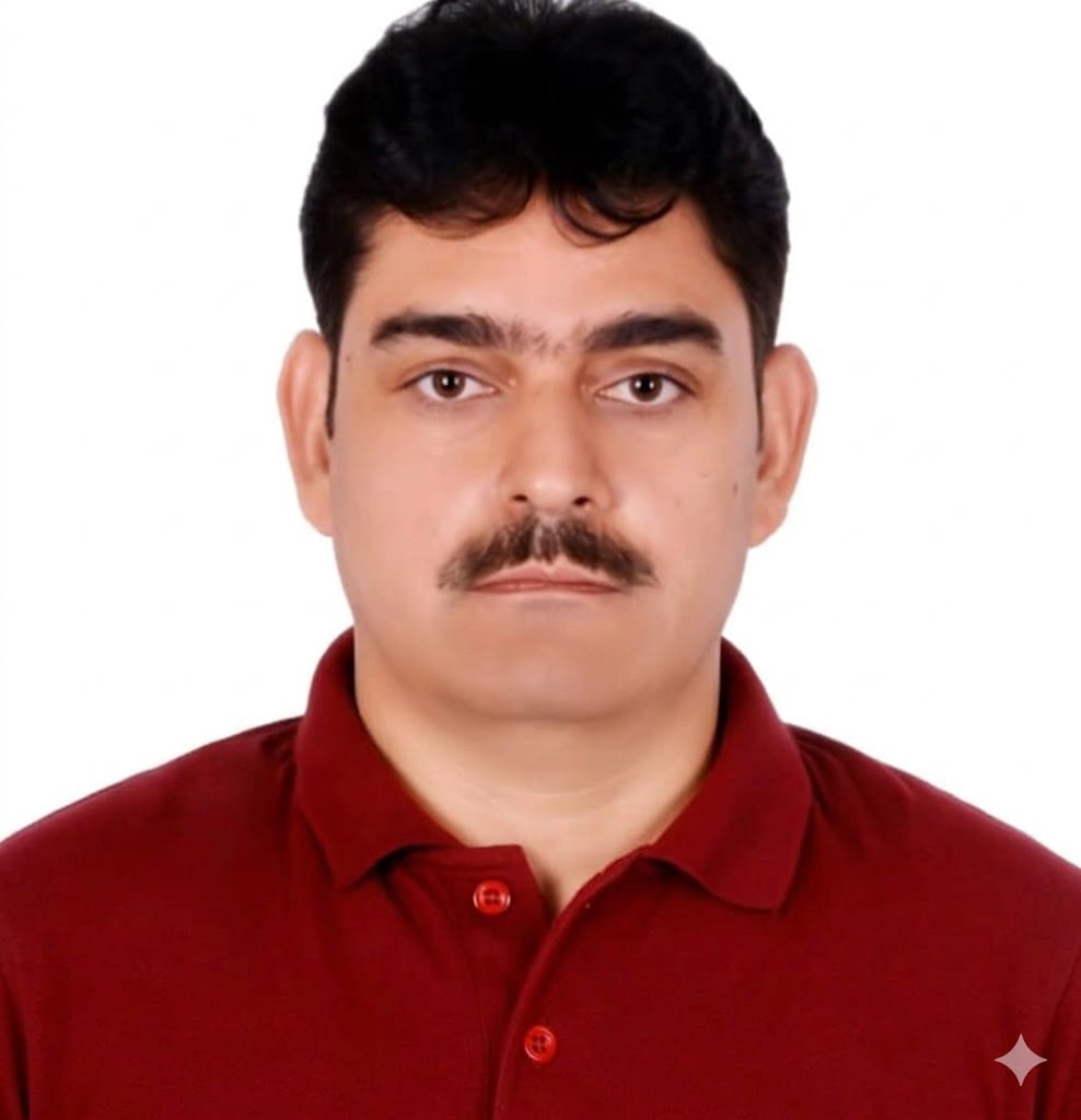 बस अड्डा नादौन में पड़े गड्ढे में जमा हुआ बारिश का पानी । संवाद बस अड्डा नादौन में पड़े गड्ढे में जमा हुआ बारिश का पानी । संवाद