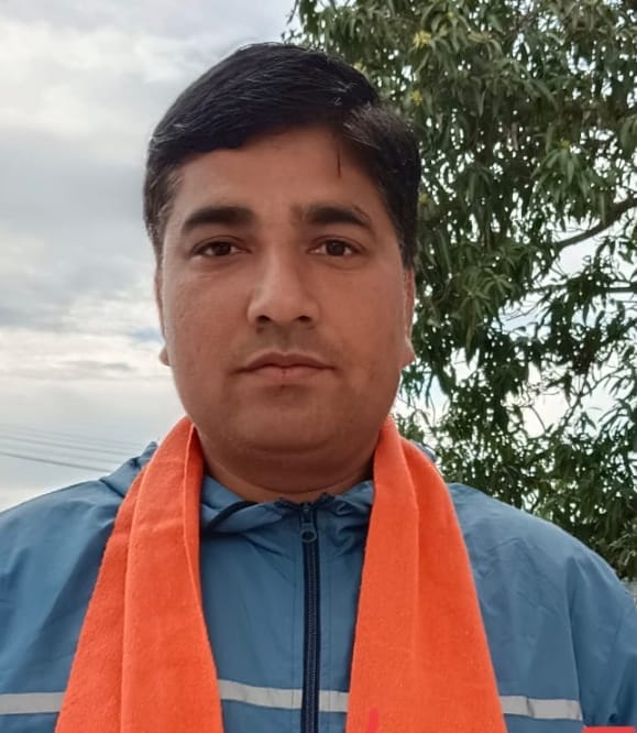 बस अड्डा नादौन में पड़े गड्ढे में जमा हुआ बारिश का पानी । संवाद बस अड्डा नादौन में पड़े गड्ढे में जमा हुआ बारिश का पानी । संवाद