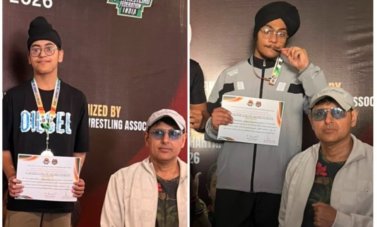 कुरुक्षेत्र। रणवीर सिंह सूदन, अनंतवीर सिंह सूदन मेडल दिखाते हुए । स्वयं