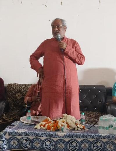 कार्यक्रम में डॉ संजय निषाद को सुनने पहुंचे कस्बे के लोग स्रोत संवाद कार्यक्रम में डॉ संजय निषाद को सुनने पहुंचे कस्बे के लोग स्रोत संवाद