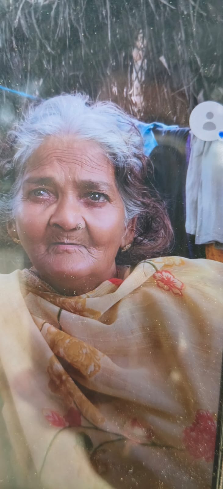 मृतक सिमृता देवी की घर जुटी लोगों की भीड़।स्रोत-सोशल मीडिया मृतक सिमृता देवी की घर जुटी लोगों की भीड़।स्रोत-सोशल मीडिया