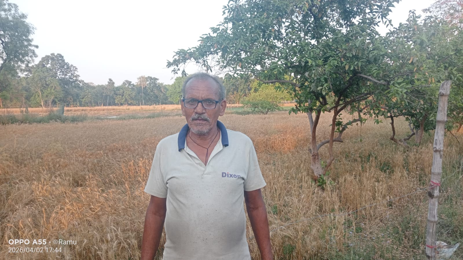 विद्युत उपकेंद्र पुरखास के जलालपुर जवाहरगंज में खेत से गुजर रहा ढीली हाईटेंशन तार। संवाद विद्युत उपकेंद्र पुरखास के जलालपुर जवाहरगंज में खेत से गुजर रहा ढीली हाईटेंशन तार। संवाद