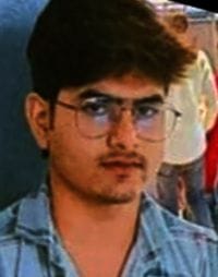 फोटो 03 एमएएचपी 17 परिचय-कमालपुरा बांध में नाव पलटने के बाद लोगों की जुटी भीड़। संवाद