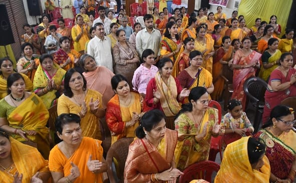 कलश यात्रा के साथ श्रीमद्भागवत कथा शुरू