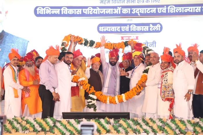 16-रोहतक के महम राजकीय महाविद्यालय में महम विधानसभा क्षेत्र की धन्यवाद और विकास रैली में उपस्थ