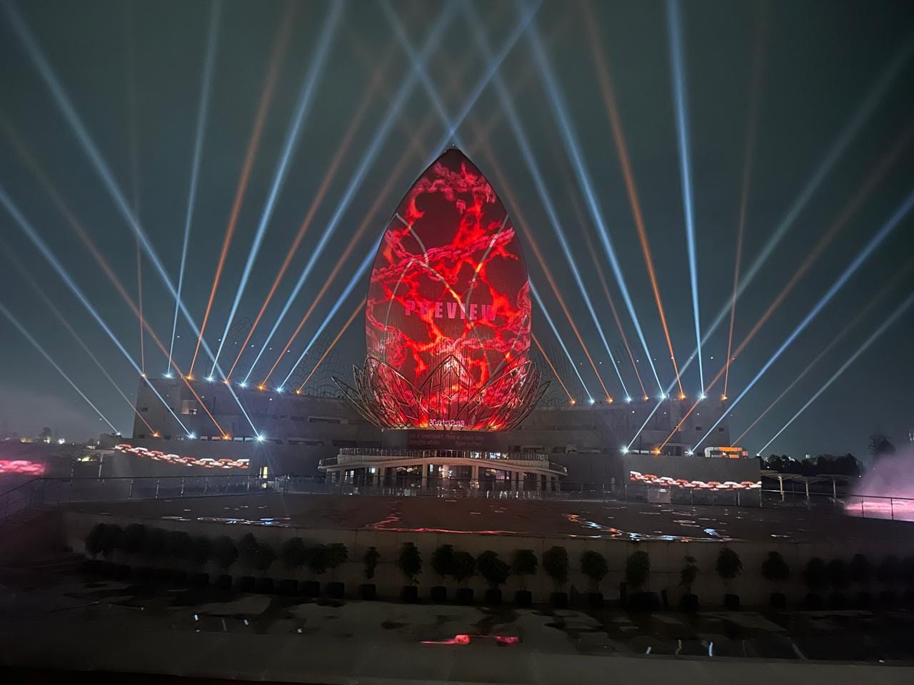 अंबाला छावनी के शहीदी स्मारक में मेमोरियल टॉवर पर की गई रोशनी। प्रवक्ता