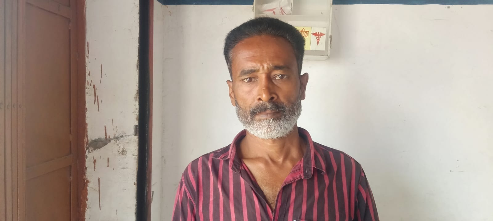  डांडेकुईयां गांव के पास गिरा पेड़।