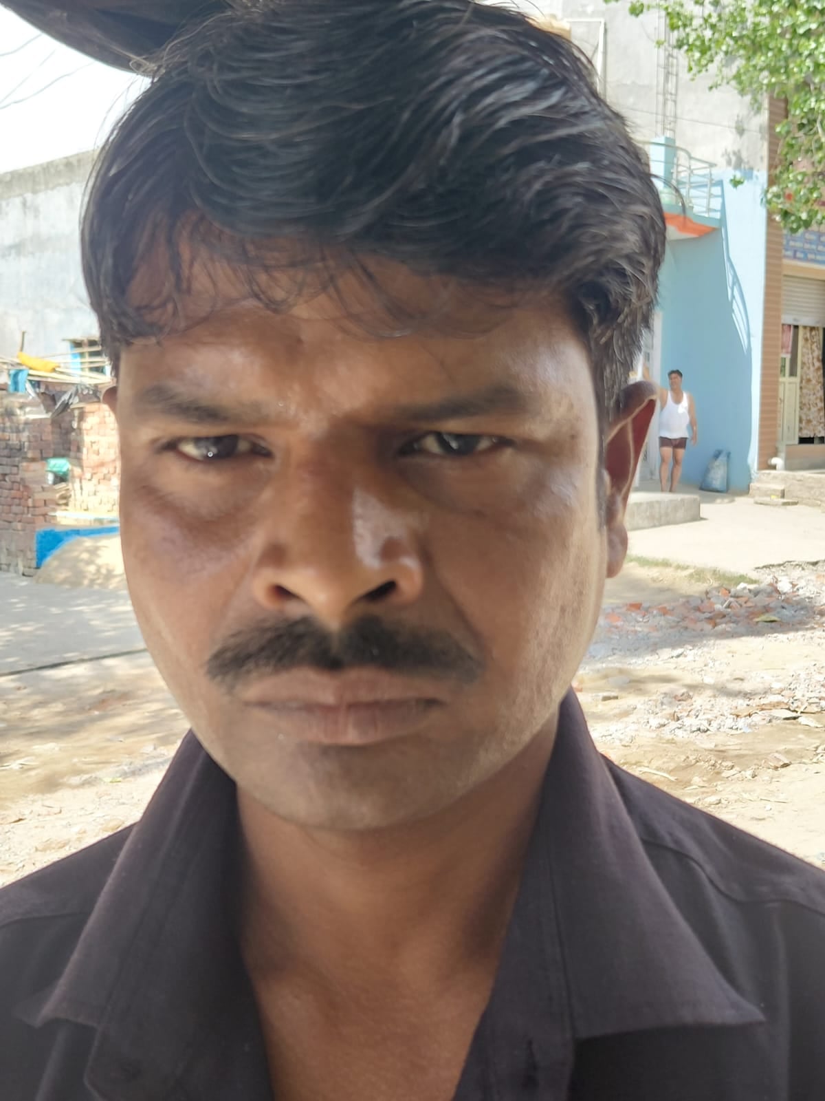 गड्ढो में तब्दील बरहा का मुख्य मार्ग। संवाद गड्ढो में तब्दील बरहा का मुख्य मार्ग। संवाद