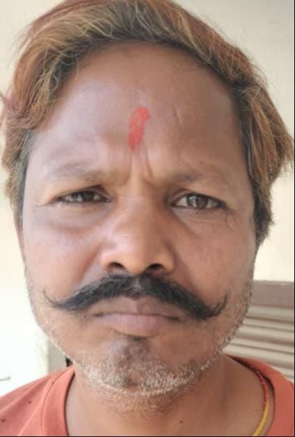 गांव मानपुर में खेतों की ओर बहता सीवर का गंदा पानी। संवाद
