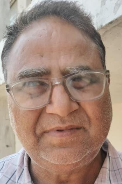 गांव मानपुर में खेतों की ओर बहता सीवर का गंदा पानी। संवाद