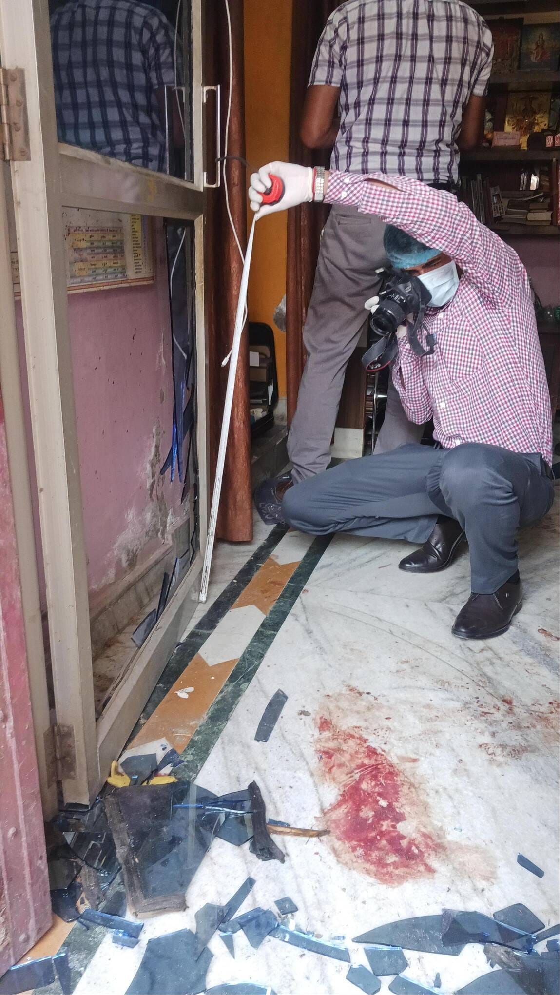 इसी चैंबर में मिला आरटीआई कार्यकर्ता का शव। संवाद इसी चैंबर में मिला आरटीआई कार्यकर्ता का शव। संवाद