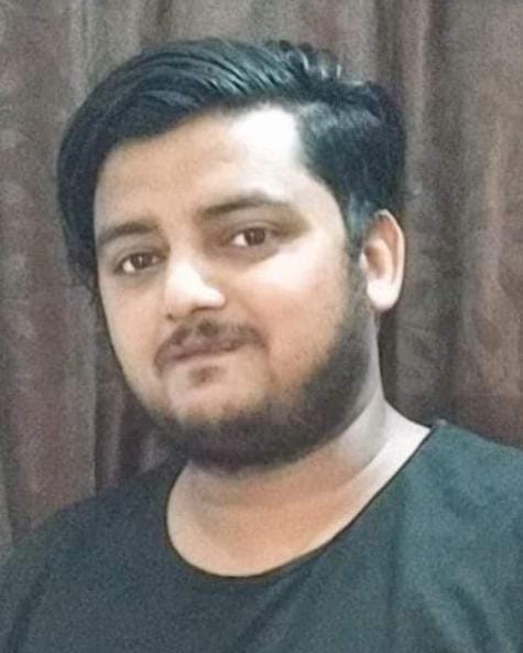 जलेसर में घुंघरू घंटी उत्पादन फैक्ट्री में काम करते कारीगर। संवाद जलेसर में घुंघरू घंटी उत्पादन फैक्ट्री में काम करते कारीगर। संवाद