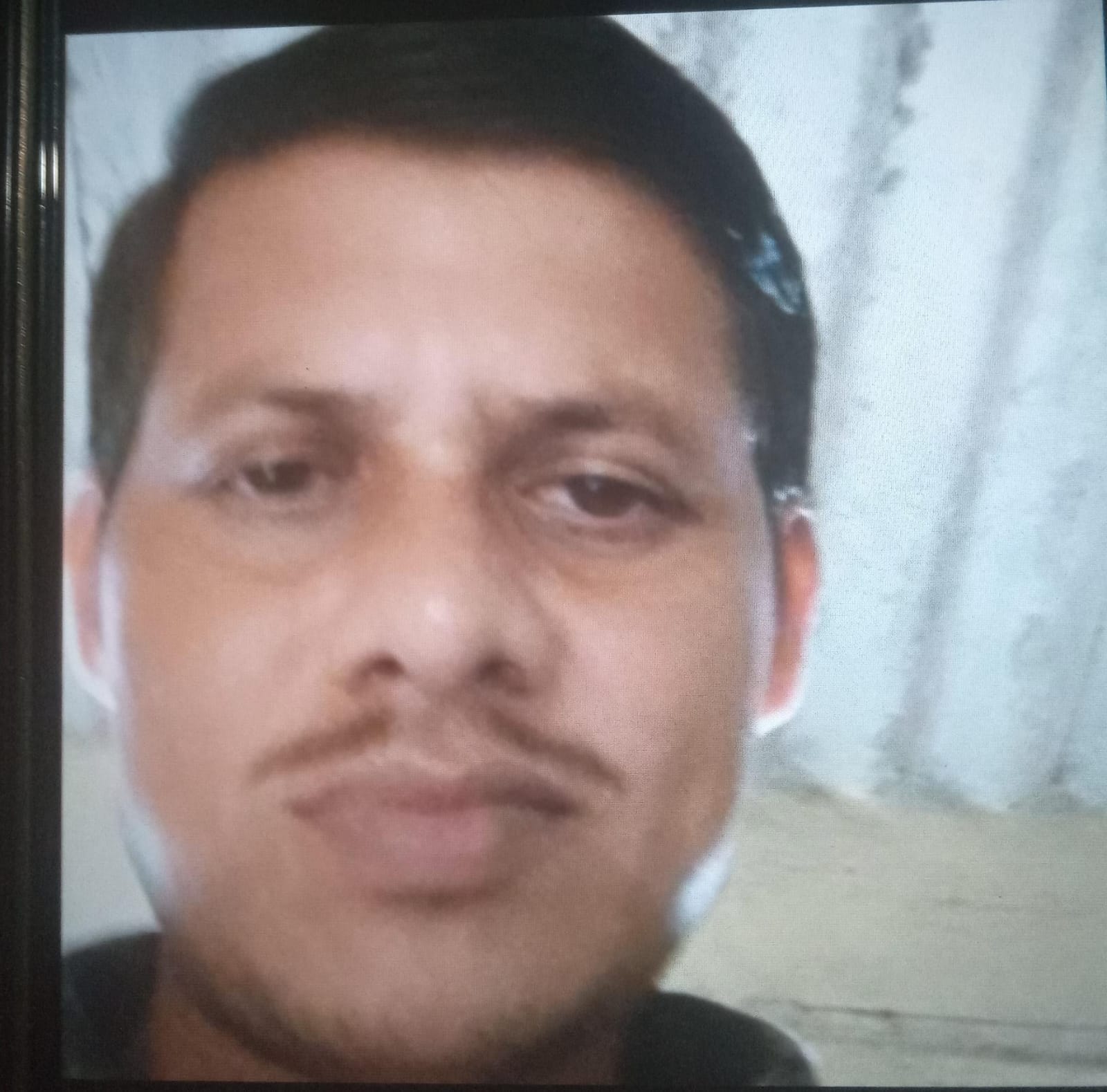 करारी कोतवाली के अमीनपुर संवरो के पास हुए एक्सीडेंट के बाद मौके जांच करती पुलिस-स्रोत सोशल मीडि करारी कोतवाली के अमीनपुर संवरो के पास हुए एक्सीडेंट के बाद मौके जांच करती पुलिस-स्रोत सोशल मीडि