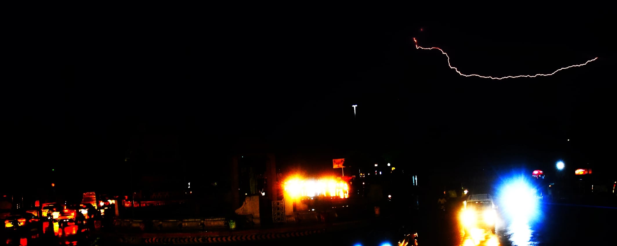 मौसम ने बदले कई रंग।