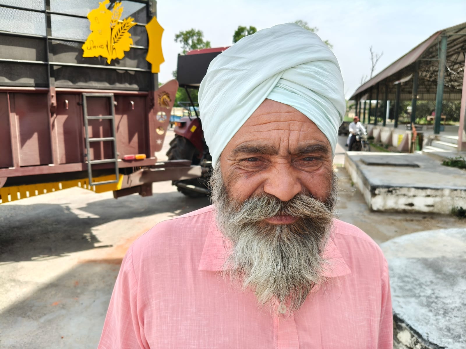 पूरनपुर मंडी समिति में आईएफसी के खरीद केदों पर लगे गेहूं के ढेर -संवाद पूरनपुर मंडी समिति में आईएफसी के खरीद केदों पर लगे गेहूं के ढेर -संवाद