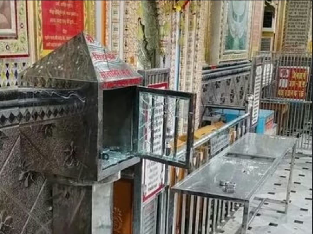 प्रसिद्ध जैन मंदिर में साढ़े 10 किलो की चांदी की मूर्ति चोरी