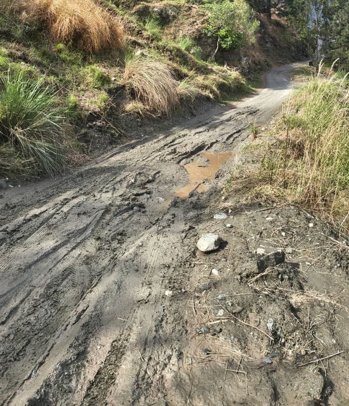 रामपुर की सरला-परोग वाया कंडी-ओडा-शंथल सडक़ की हालत बनी खस्ता। संवाद