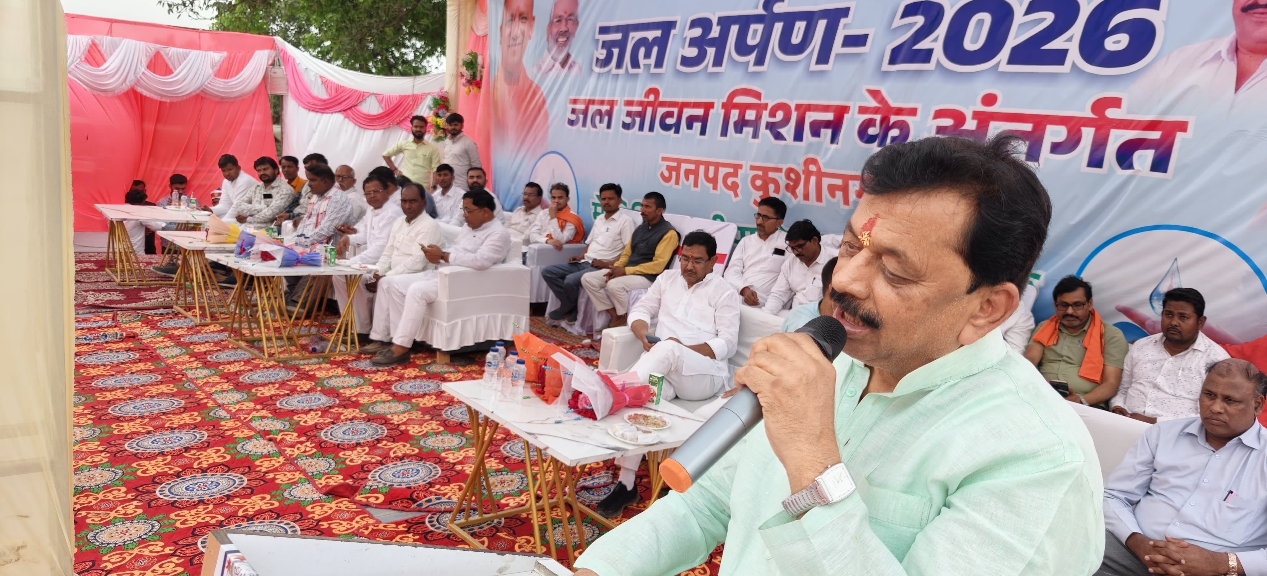 तुर्कपट्टी के बरवा कला में जल जीवन मिशन के तहत वाटर टैंक का उद्घाटन सांसद विजय दुबे।स्रोत-सोशल तुर्कपट्टी के बरवा कला में जल जीवन मिशन के तहत वाटर टैंक का उद्घाटन सांसद विजय दुबे।स्रोत-सोशल