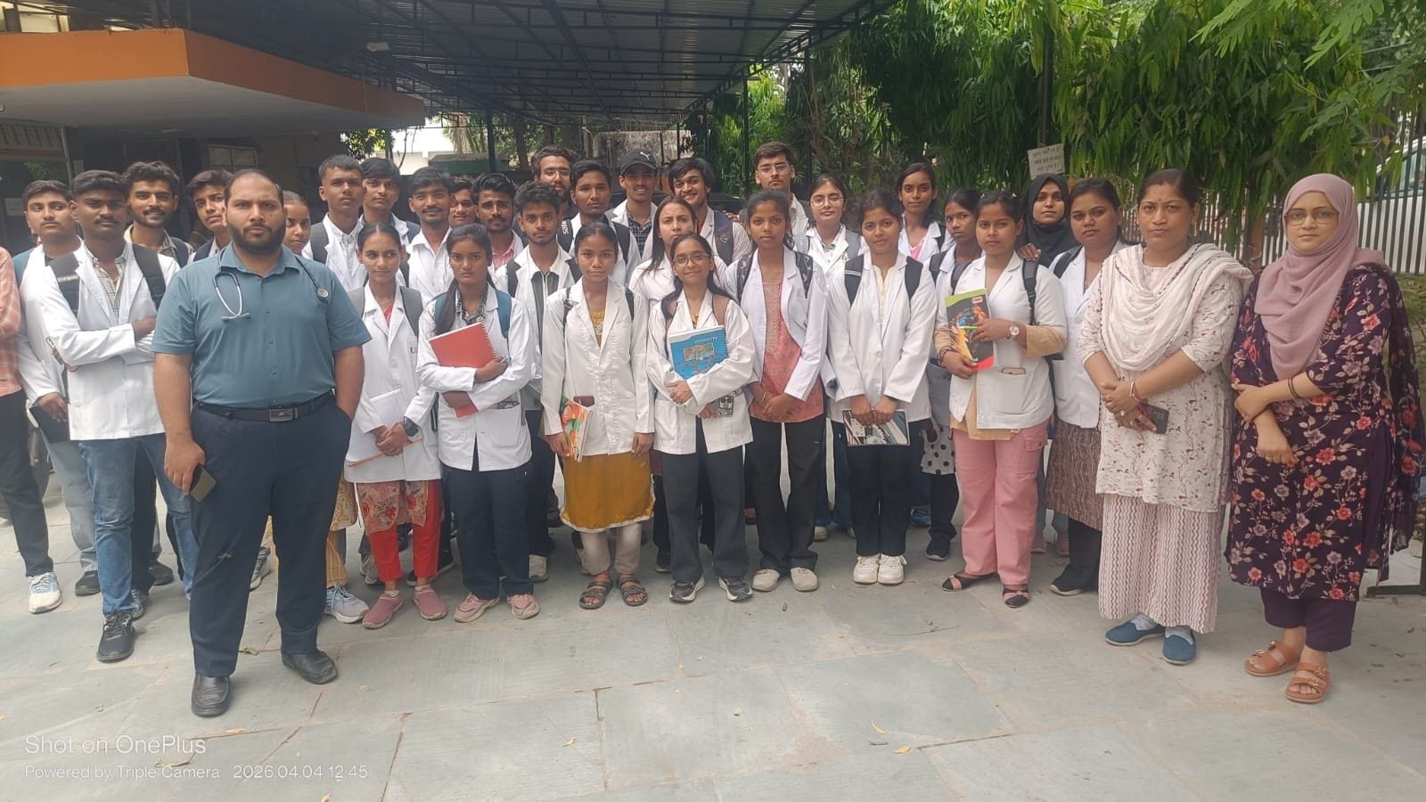 विद्यार्थियों ने जाना कैसे काम करता है हेल्थ सेंटर विद्यार्थियों ने जाना कैसे काम करता है हेल्थ सेंटर
