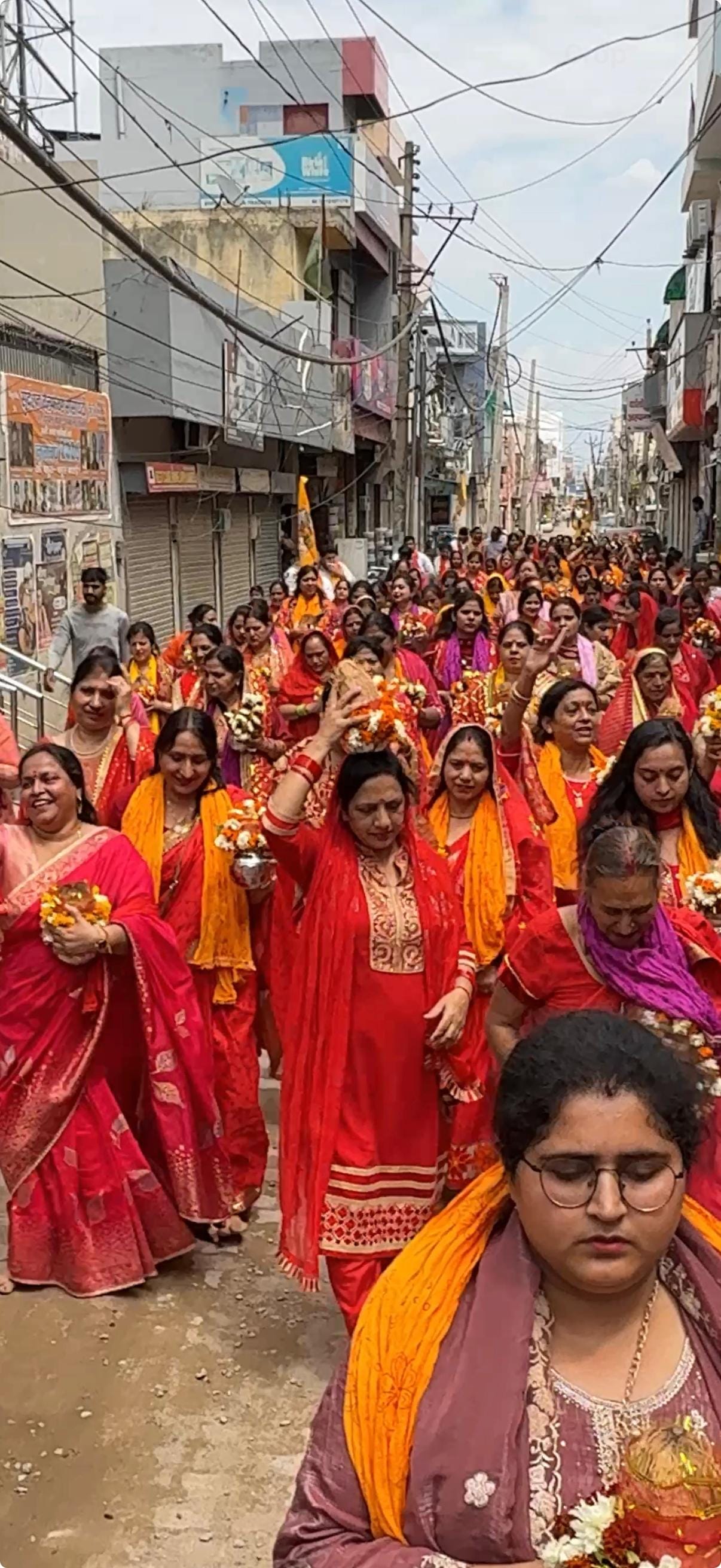 अंबाला छावनी के दयालबाग स्थित पंचमुखी हनुमान मंदिर में प्रवचन करते कथा व्यास। प्रवक्ता अंबाला छावनी के दयालबाग स्थित पंचमुखी हनुमान मंदिर में प्रवचन करते कथा व्यास। प्रवक्ता