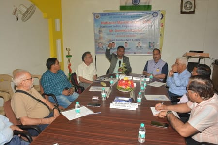  रिवर बैंक काॅलोनी स्थित इंजीनियर्स भवन में मैरिटाइम इंडिया-एंपॉवरिंग प्रोग्रेस विषय पर व्याख्य