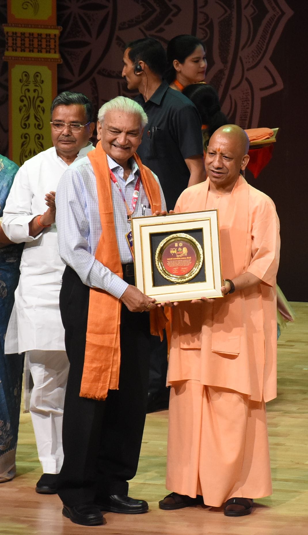 समारोह में हुआ कलाकारों का सम्मान और गूंजी प्रस्तुतियों की ध्वनि। समारोह में हुआ कलाकारों का सम्मान और गूंजी प्रस्तुतियों की ध्वनि।