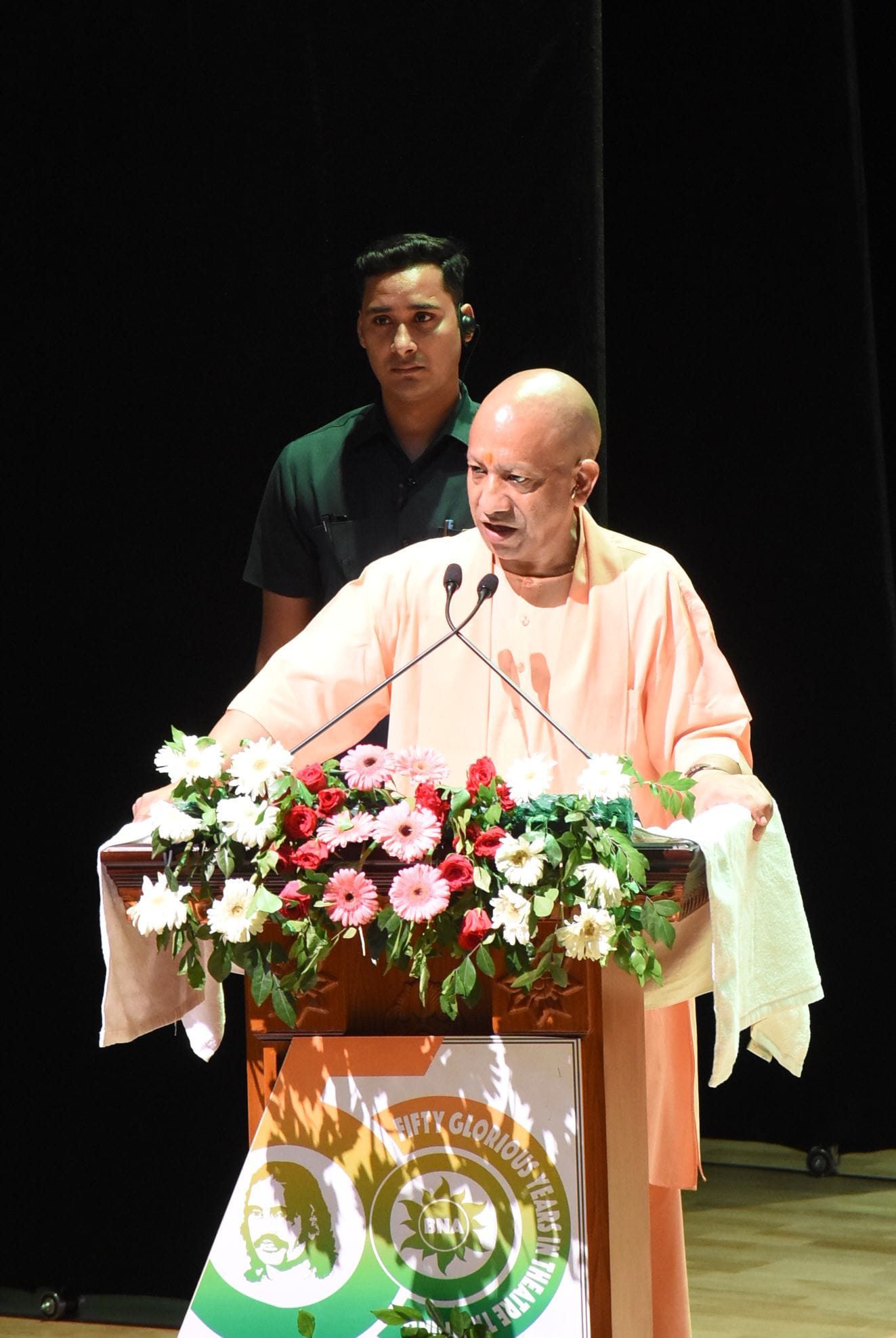 समारोह में हुआ कलाकारों का सम्मान और गूंजी प्रस्तुतियों की ध्वनि। समारोह में हुआ कलाकारों का सम्मान और गूंजी प्रस्तुतियों की ध्वनि।