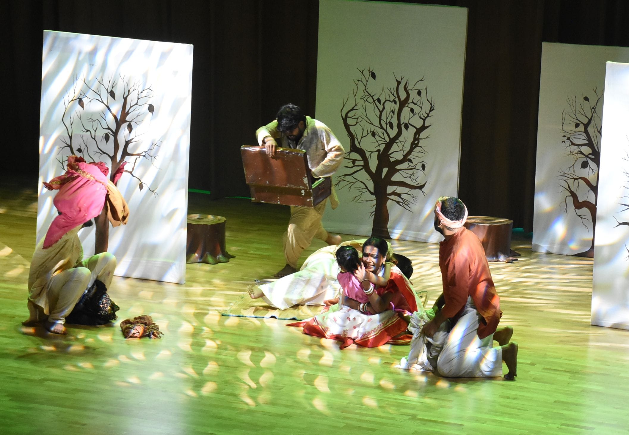 समारोह में हुआ कलाकारों का सम्मान और गूंजी प्रस्तुतियों की ध्वनि। समारोह में हुआ कलाकारों का सम्मान और गूंजी प्रस्तुतियों की ध्वनि।