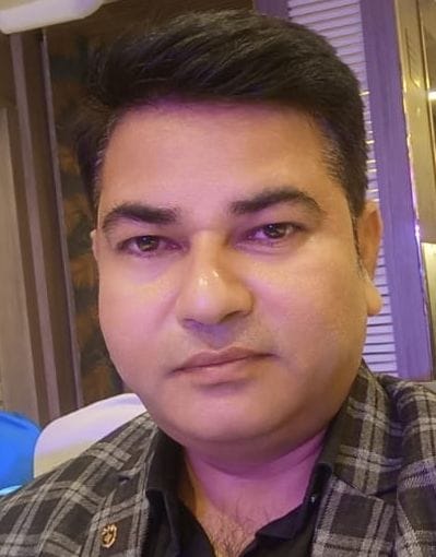 शहर के लावेला चौक पर लगा जाम। संवाद