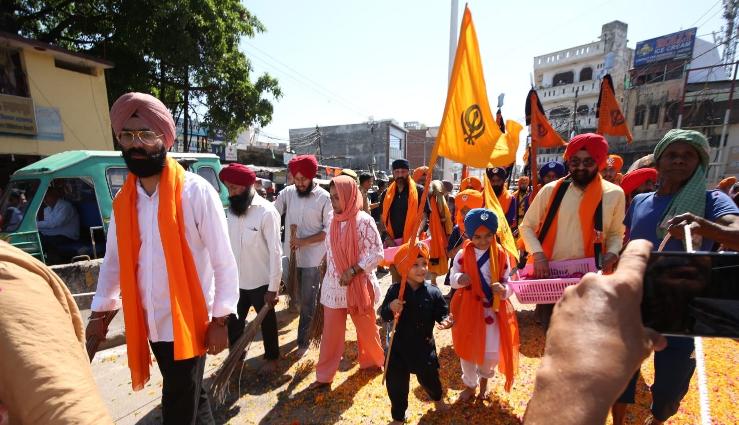  श्री गुरु तेग बहादुर साहिब के प्रकाश पर्व के पावन अवसर पर ऐतिहासिक गुरुद्वारा नाका हिंडोला से 
